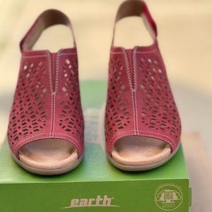 Earth Red Leather Sandals size 7.5